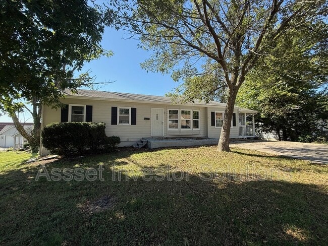 2017 E 83rd Terrace in Kansas City, MO - Building Photo - Building Photo