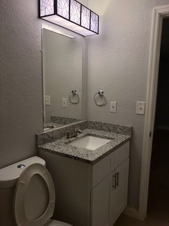 355 Weathersfield Ave in Altamonte Springs, FL - Building Photo - Building Photo