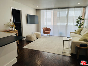 11750 W Sunset Blvd in Los Angeles, CA - Building Photo - Building Photo
