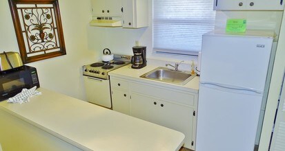 999 Anglers Cove, Unit H502 in Marco Island, FL - Building Photo - Building Photo