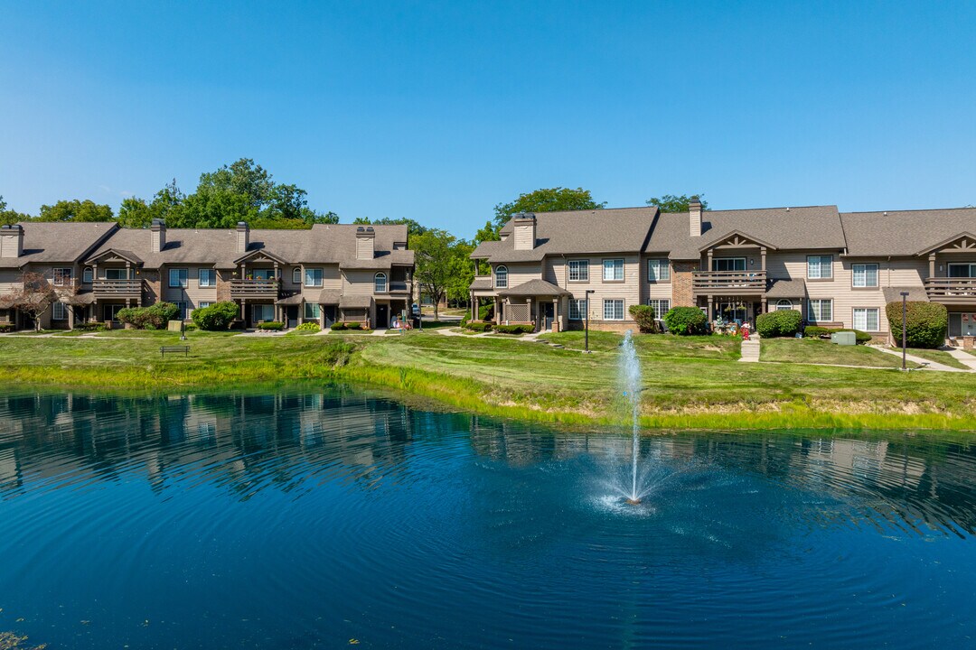 Pointe Inverness in Fort Wayne, IN - Building Photo