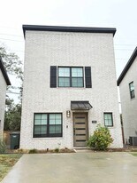 1530 W Cato Springs Rd in Fayetteville, AR - Building Photo