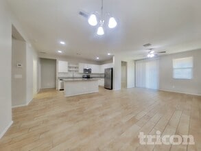 15831 W Port Royale Ln in Surprise, AZ - Building Photo - Building Photo