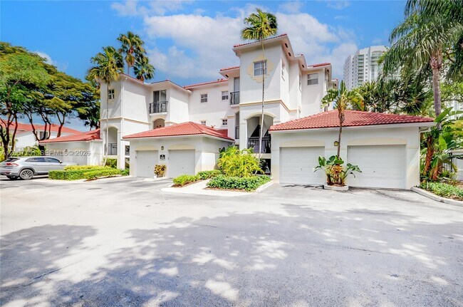 3105 NE 184th St in Aventura, FL - Building Photo - Building Photo