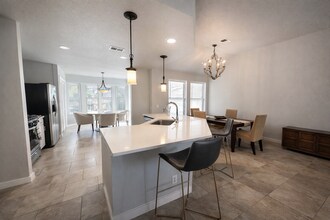 5808 Teri Rd in Austin, TX - Building Photo - Building Photo