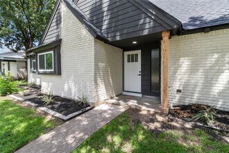 702 Cedar Ln in El Lago, TX - Building Photo - Building Photo