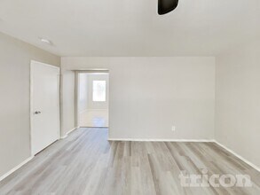 12844 Edgewood Park Dr in Houston, TX - Foto de edificio - Building Photo