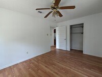 218 Merrifield Dr photo'