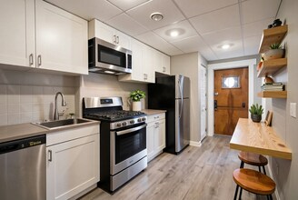 63 E Palmer St in Detroit, MI - Foto de edificio - Building Photo