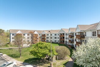 Realife Cooperative in Coon Rapids, MN - Foto de edificio - Building Photo