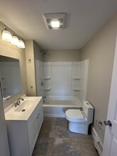 270 Court St-Unit -1 in Plymouth, MA - Foto de edificio - Building Photo