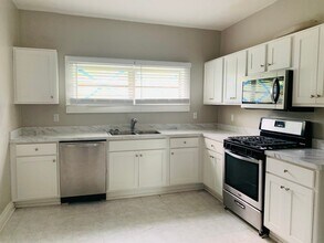 109 Royal Ave-Unit -Unit 109L in Hogansville, GA - Building Photo - Building Photo