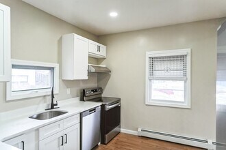 25 Slade St in Pawtucket, RI - Building Photo - Building Photo