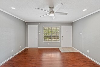 2350 Bering Dr in Houston, TX - Building Photo - Building Photo