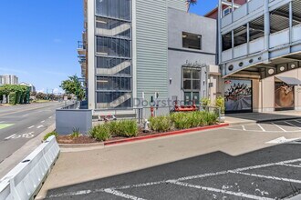 1561 Brunswig Ln in Emeryville, CA - Building Photo - Building Photo