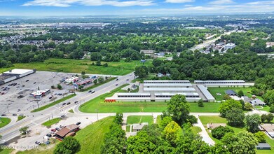 8002 Watterson Trail in Louisville, KY - Building Photo - Building Photo