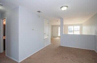 10815 Shaenfield Ct in San Antonio, TX - Building Photo - Building Photo