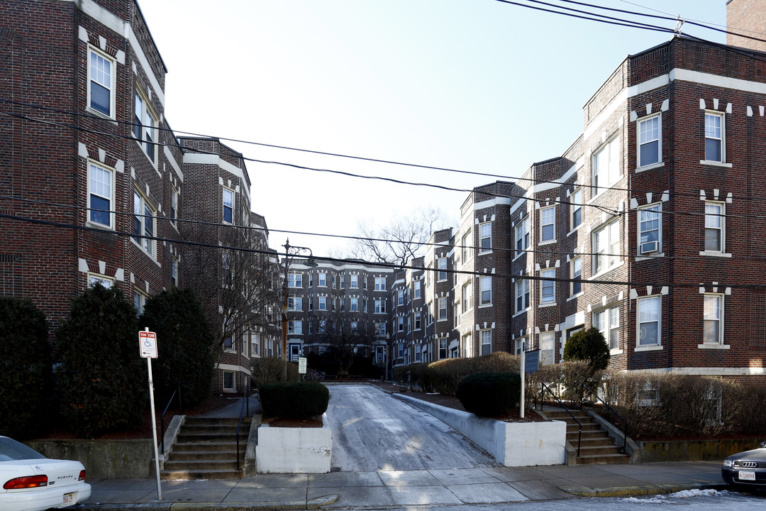 Lorraine Terrace Apartments in Allston, MA - Foto de edificio