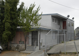 2261 E 20th St in Oakland, CA - Building Photo - Building Photo