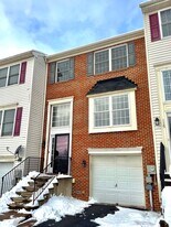 117 N Oak St in Freemansburg, PA - Building Photo