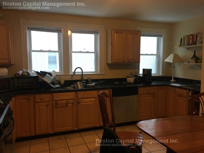 87 Wallingford Rd, Unit 3 in Boston, MA - Building Photo - Building Photo