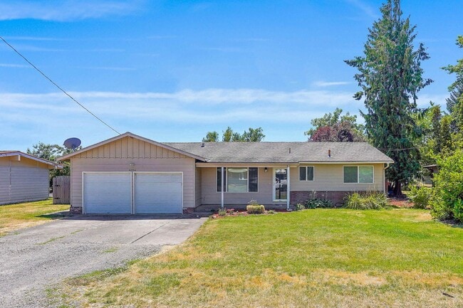 property at 4394 Country Ln NE