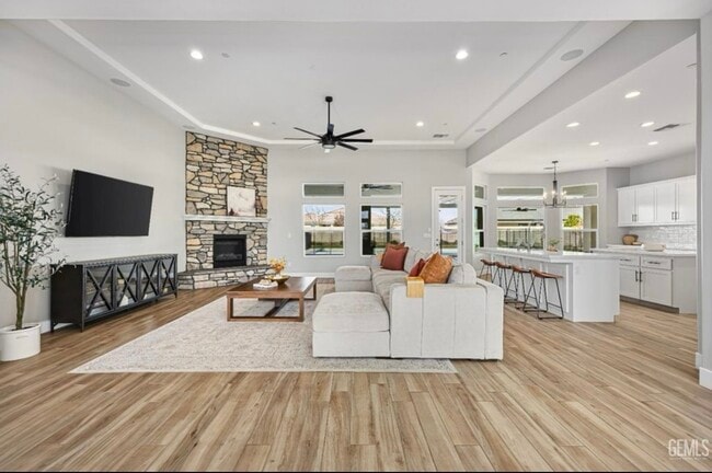 property at 16612 Bellewood Pl