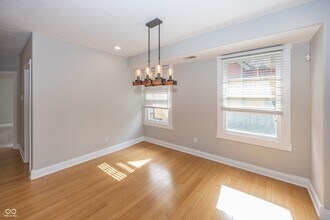 2123 N Delaware St, Unit B in Indianapolis, IN - Building Photo - Building Photo