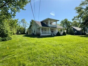 19137 Westwood Dr in Strongsville, OH - Building Photo - Building Photo