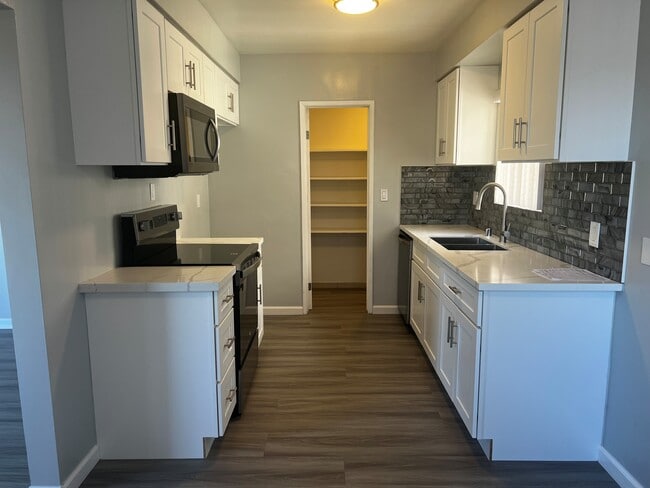 2607 Voorhees Ave in Redondo Beach, CA - Building Photo - Building Photo