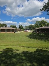 Eldorado Springs in El Dorado Springs, MO - Foto de edificio - Building Photo