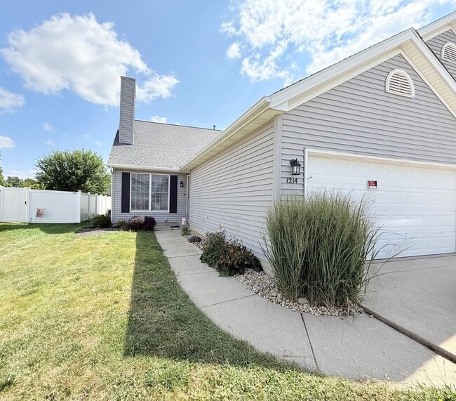 property at 1214 Onyx Ln