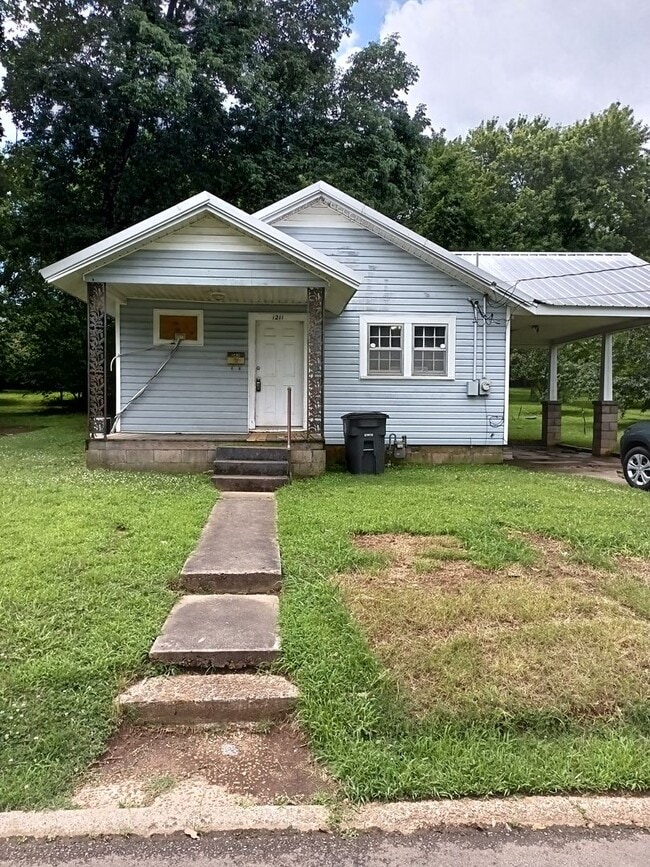 property at 1211 W Vine Ave