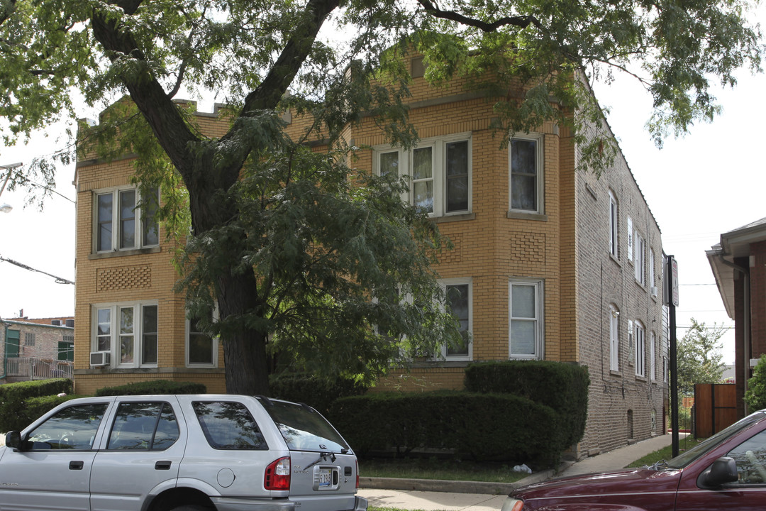4815-4817 W Montana St in Chicago, IL - Foto de edificio