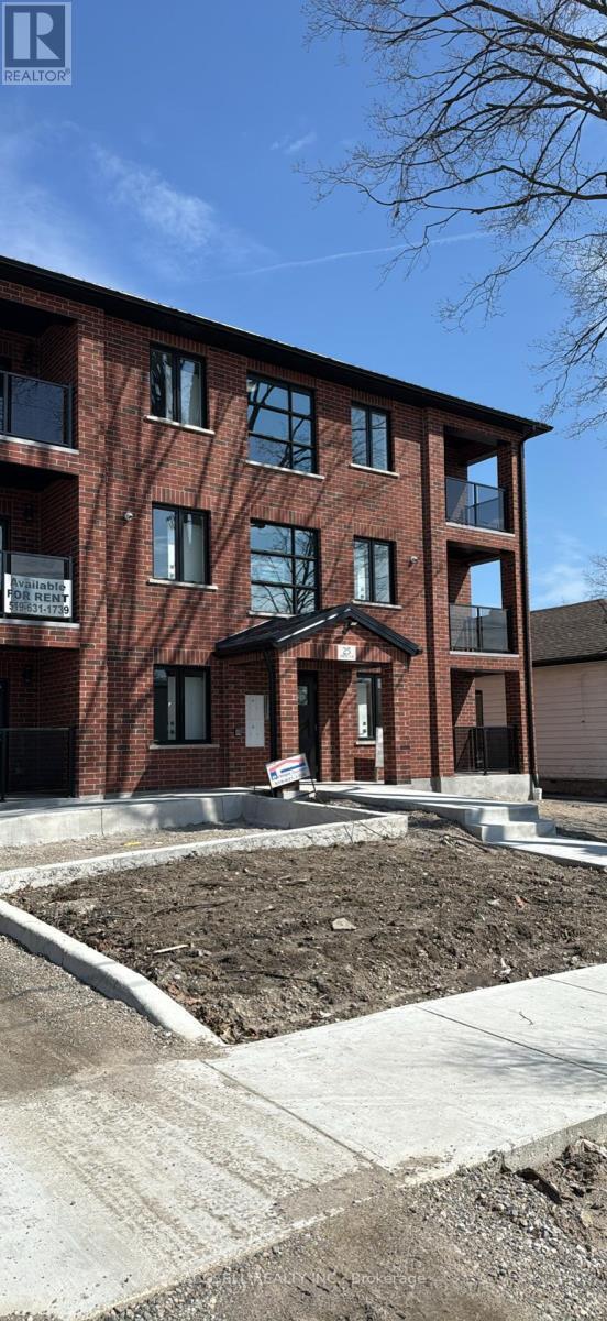 25 Alexandria Ave in St Thomas, ON - Building Photo - Building Photo