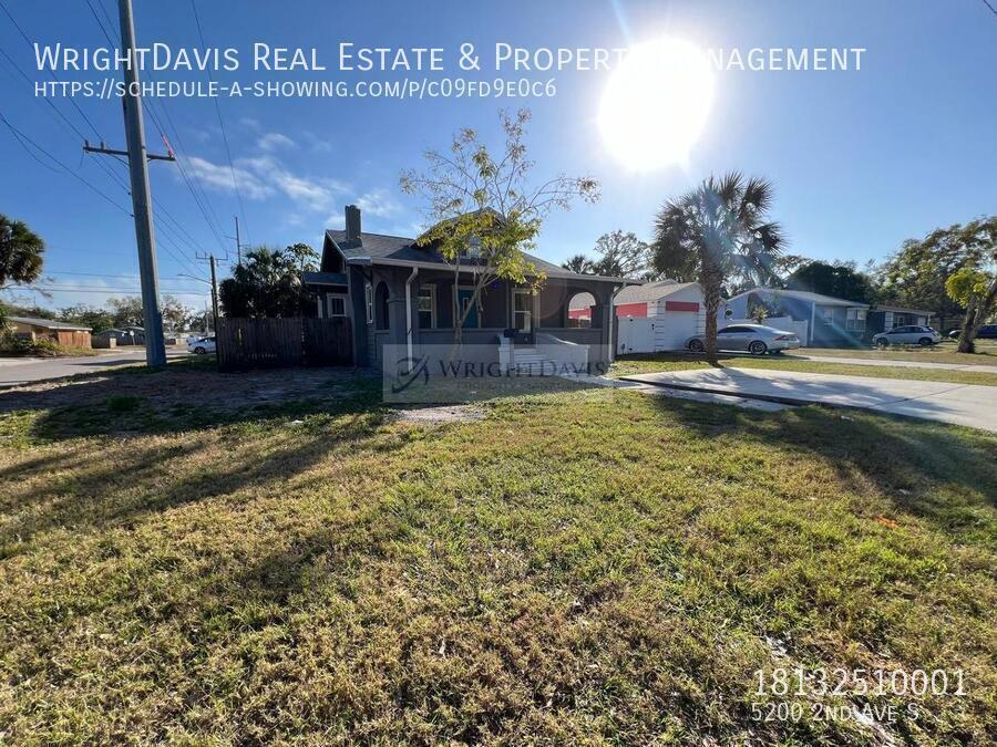 5200 2nd Ave S in St. Petersburg, FL - Building Photo