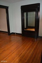 977 Woodruff Pl E Dr in Indianapolis, IN - Foto de edificio - Building Photo