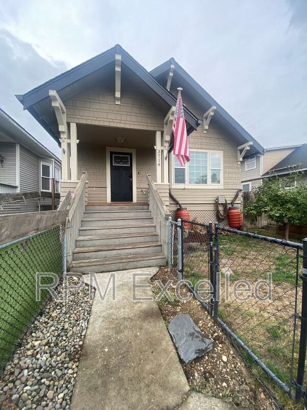 property at 3714 E I St