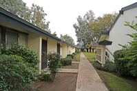 Aspen Meadows in Fresno, CA - Foto de edificio - Building Photo