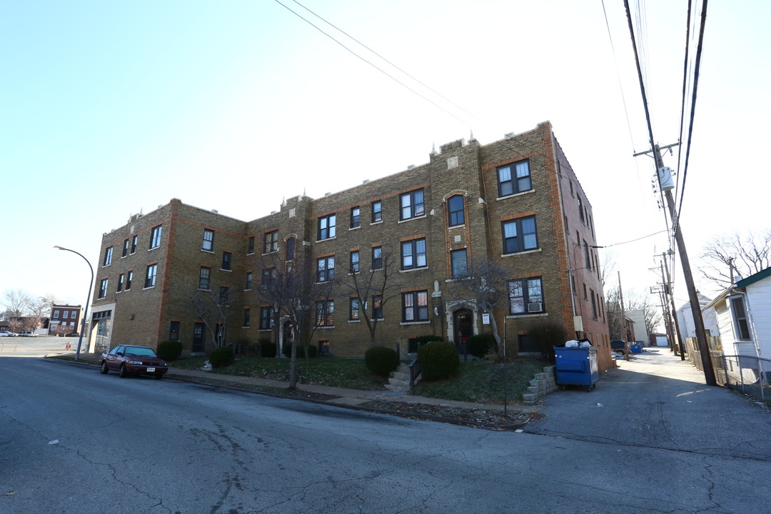 Florinda Court 3 in St. Louis, MO - Building Photo