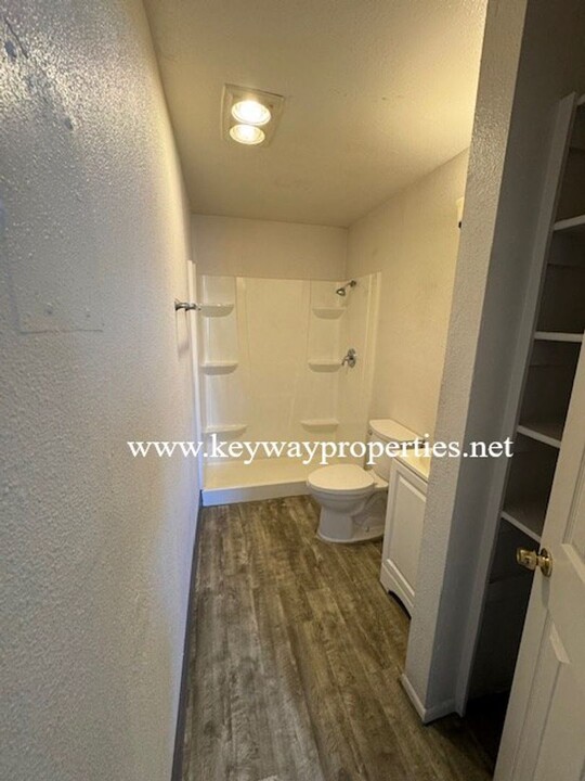 305 Wisconsin St NE, Unit B in Albuquerque, NM - Building Photo