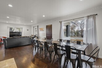 125 Caliente St in Reno, NV - Building Photo - Building Photo