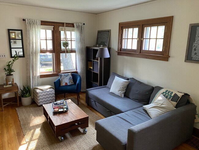 4930-4932 S 28th Ave in Minneapolis, MN - Building Photo - Building Photo
