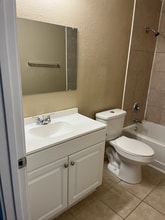 1013 76 St Ct E in Tacoma, WA - Foto de edificio - Building Photo