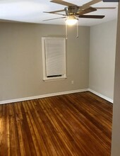 636 N Grove Ave, Unit 2 in Elgin, IL - Building Photo - Building Photo