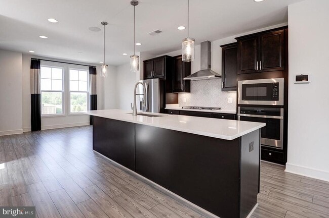 property at 135 Wake Robin Ct
