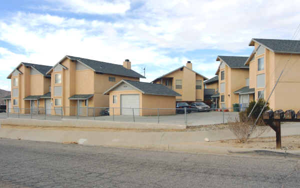 16074 Muni Rd in Apple Valley, CA - Building Photo - Building Photo