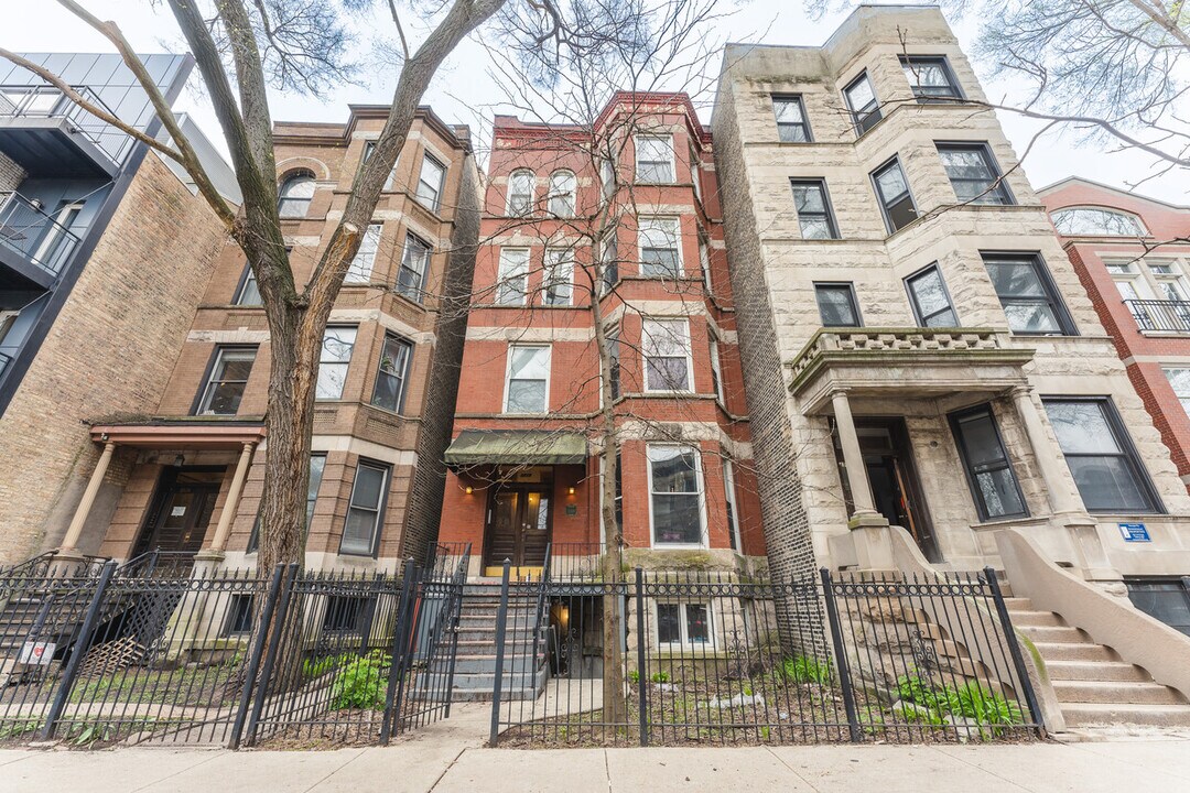 3519 N Reta Ave in Chicago, IL - Building Photo
