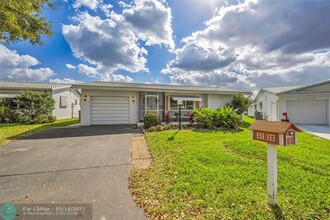 1010 NW 89th Way in Plantation, FL - Foto de edificio - Building Photo