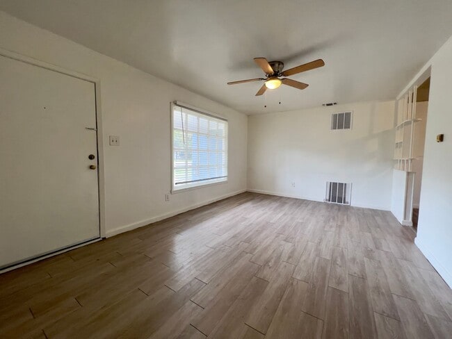 3810 32nd St in Lubbock, TX - Building Photo - Building Photo